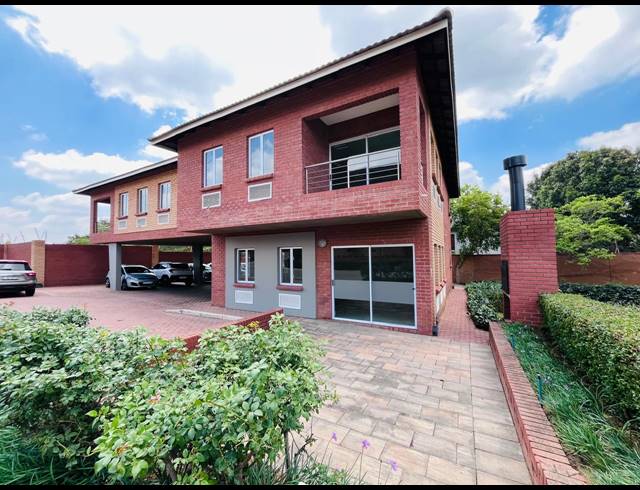 365M² OFFICE FOR SALE IN WATERFORD ESTATES